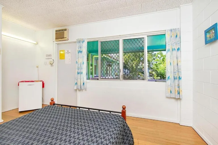 Double Room with Shared Bathroom3