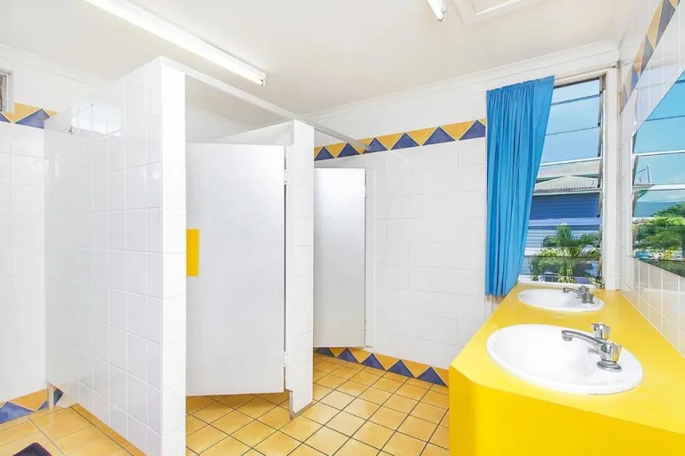 Double Room with Shared Bathroom4